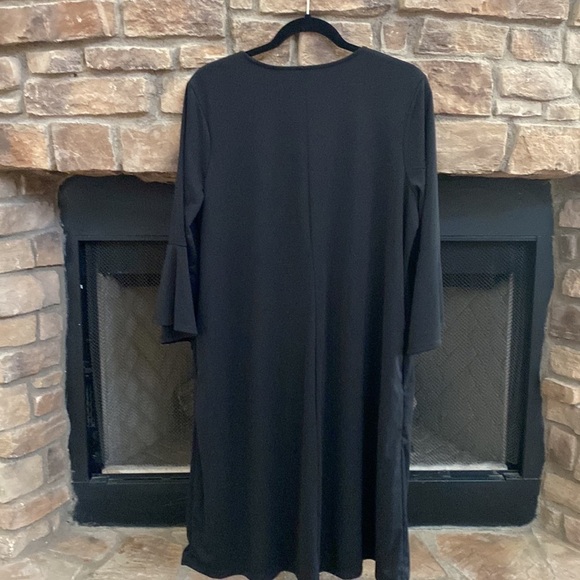 NWT est. 1946 black lined v-neck dress with pockets. Size 14/16 W. - Picture 4 of 10